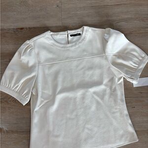Dolce Cabo White Textured Puff Sleeve Blouse